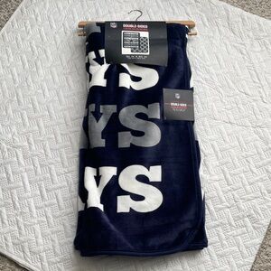 NFL Dallas Cowboys Super soft double sided Blanket - Navy and White.